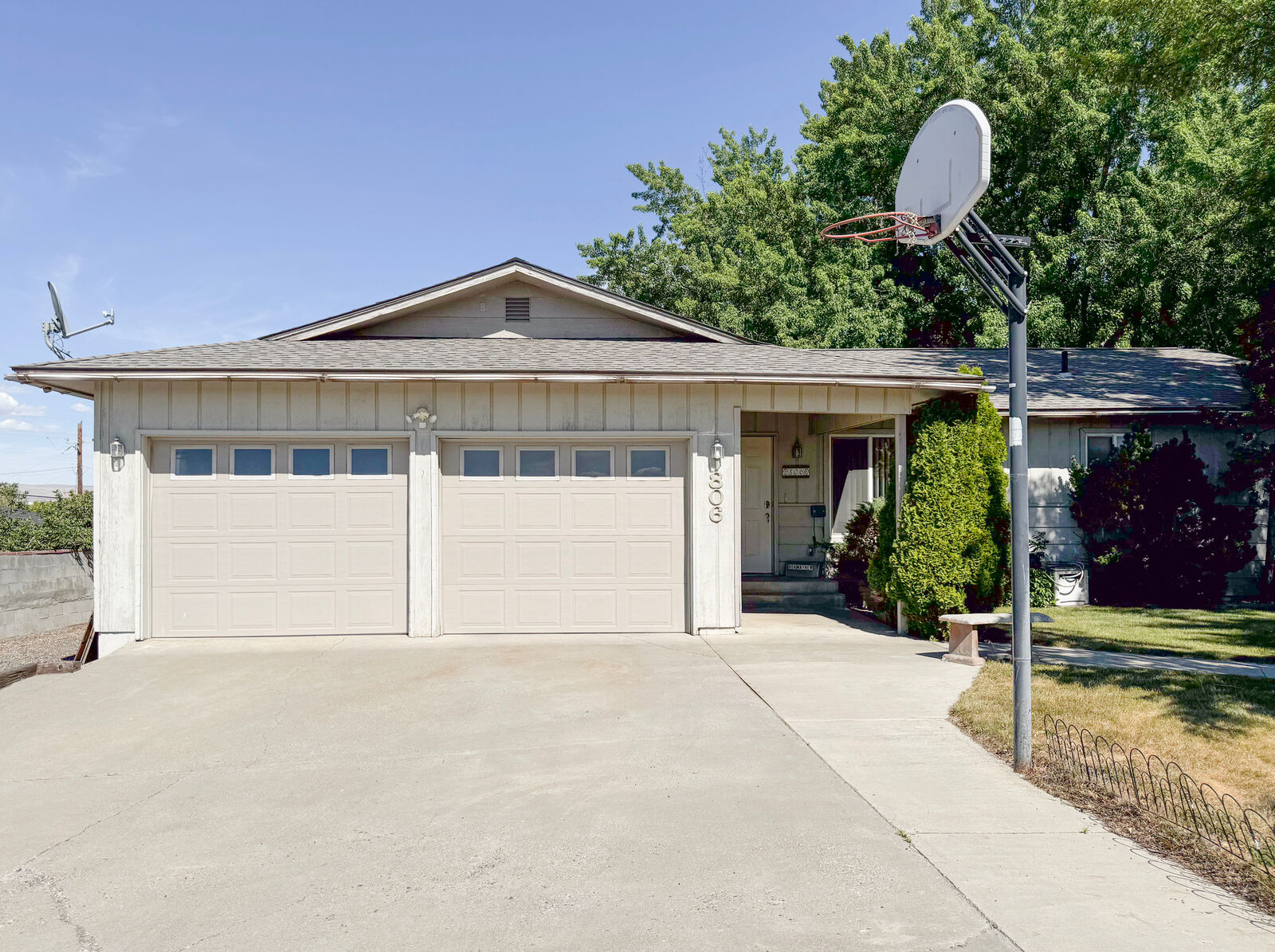 Home in the Moscow / Pullman area